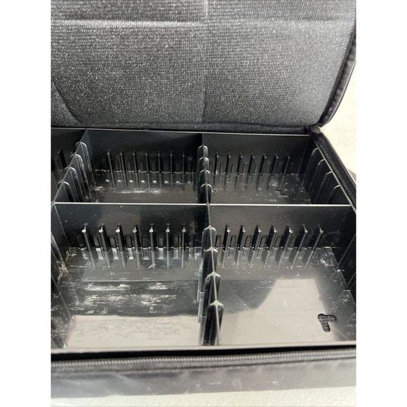 Vintage 1990s 30 Cassette Tape Plastic Soft Storage Holder Carrying Case - Picture 8 of 8